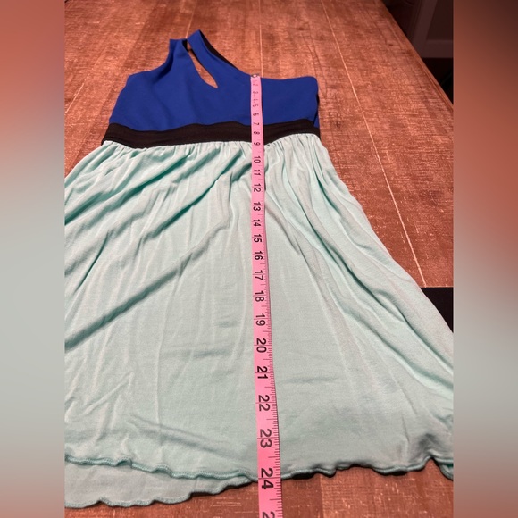 Venus Dress Sz Small - Picture 8 of 8